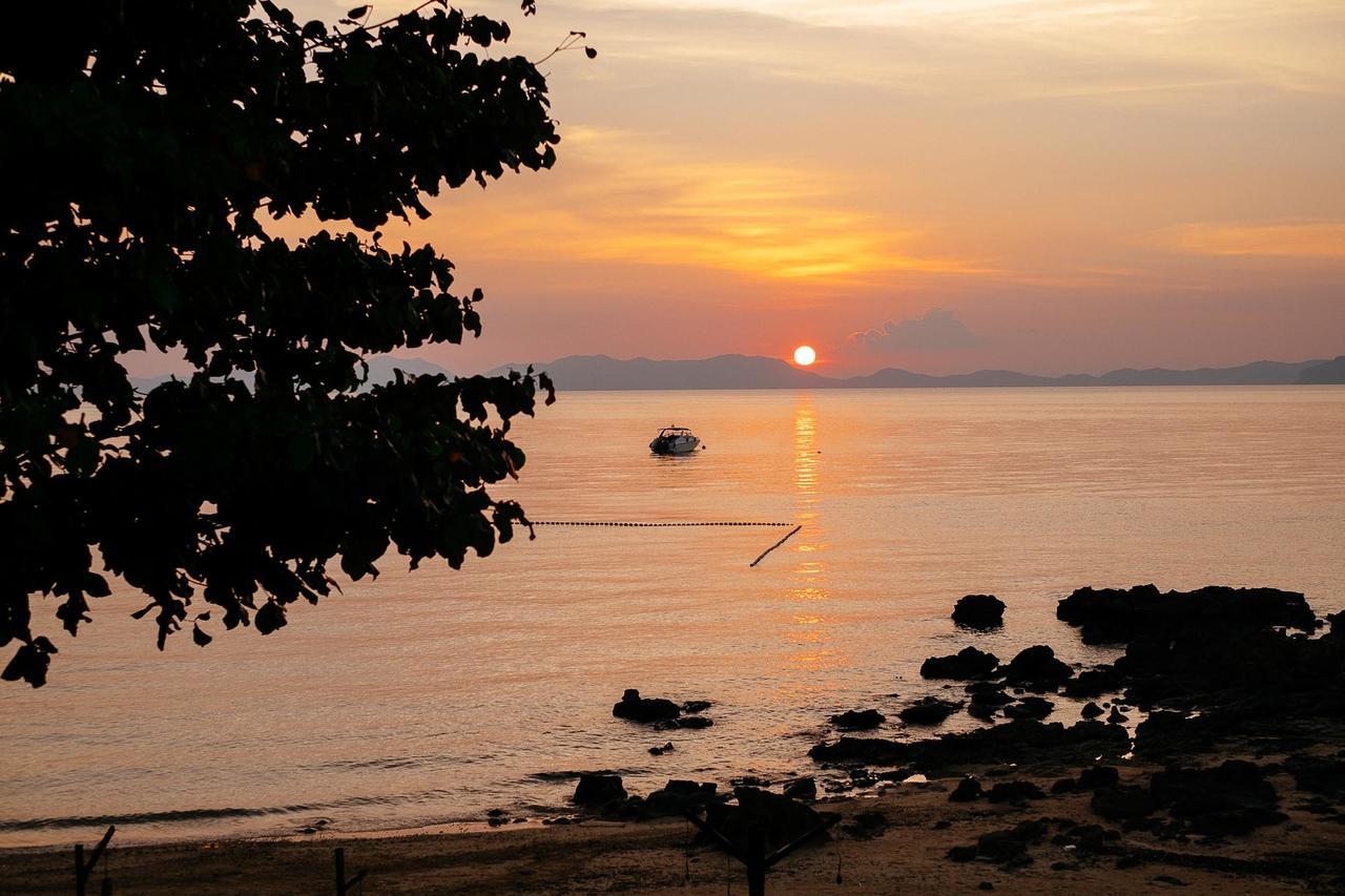 The Pelican Krabi town Extérieur photo